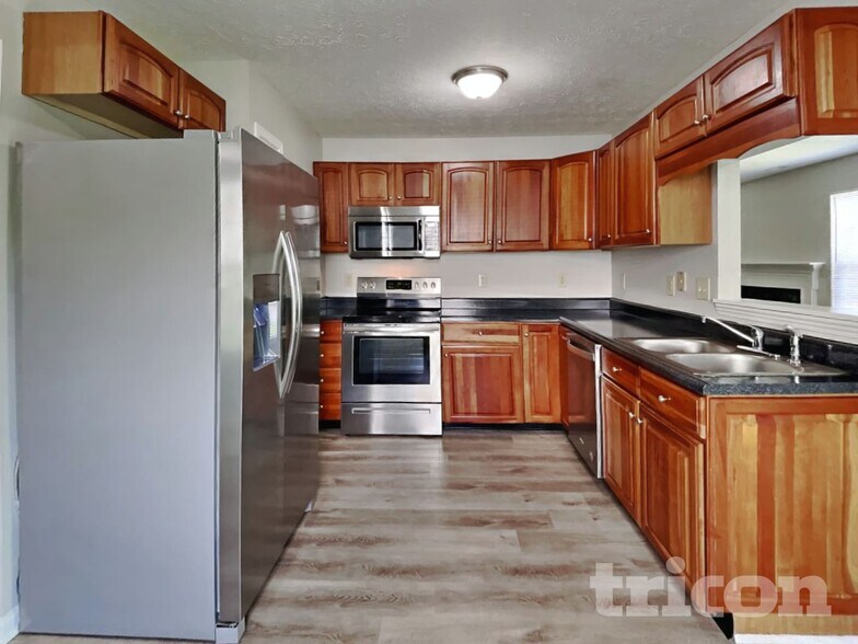 Building Photo - 6422 Coconut Ct