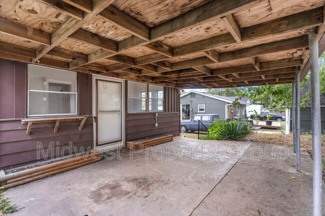 Building Photo - 3417 Eminence Blvd