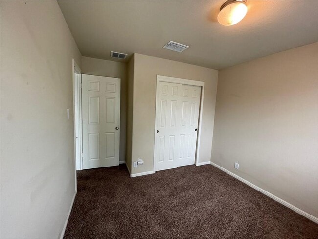 Building Photo - 1704 Rockland Dr