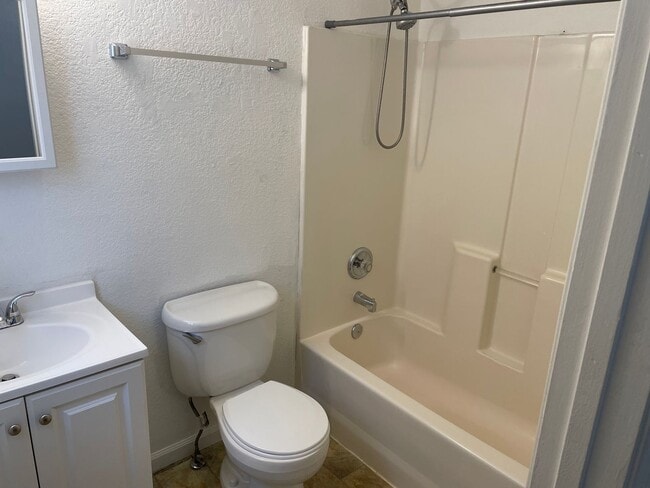 Building Photo - 716 30th Ave Ct