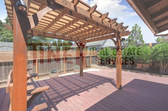 Building Photo - 5807 Filbert Ave