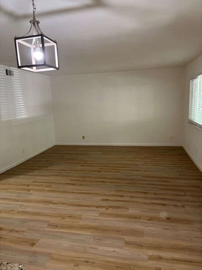 Building Photo - Cute Pleasanton Condo