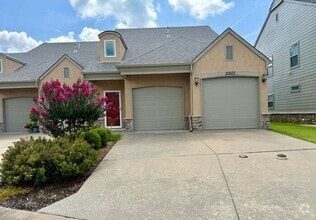 Building Photo - 2/2/2 Patio Home With Pond View!