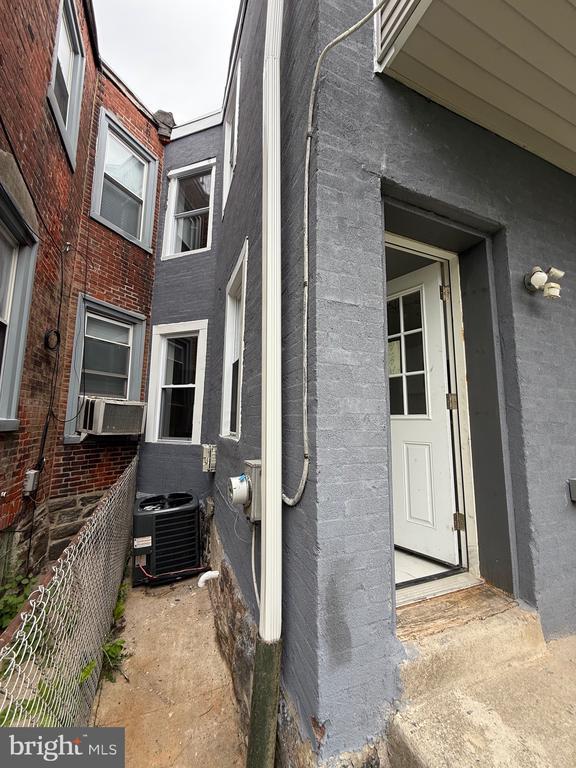 Building Photo - 5612 Rodman St