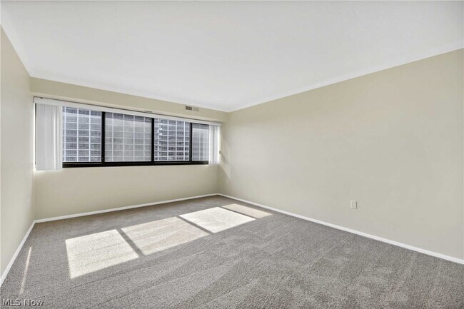 Building Photo - 12550 Lake Ave