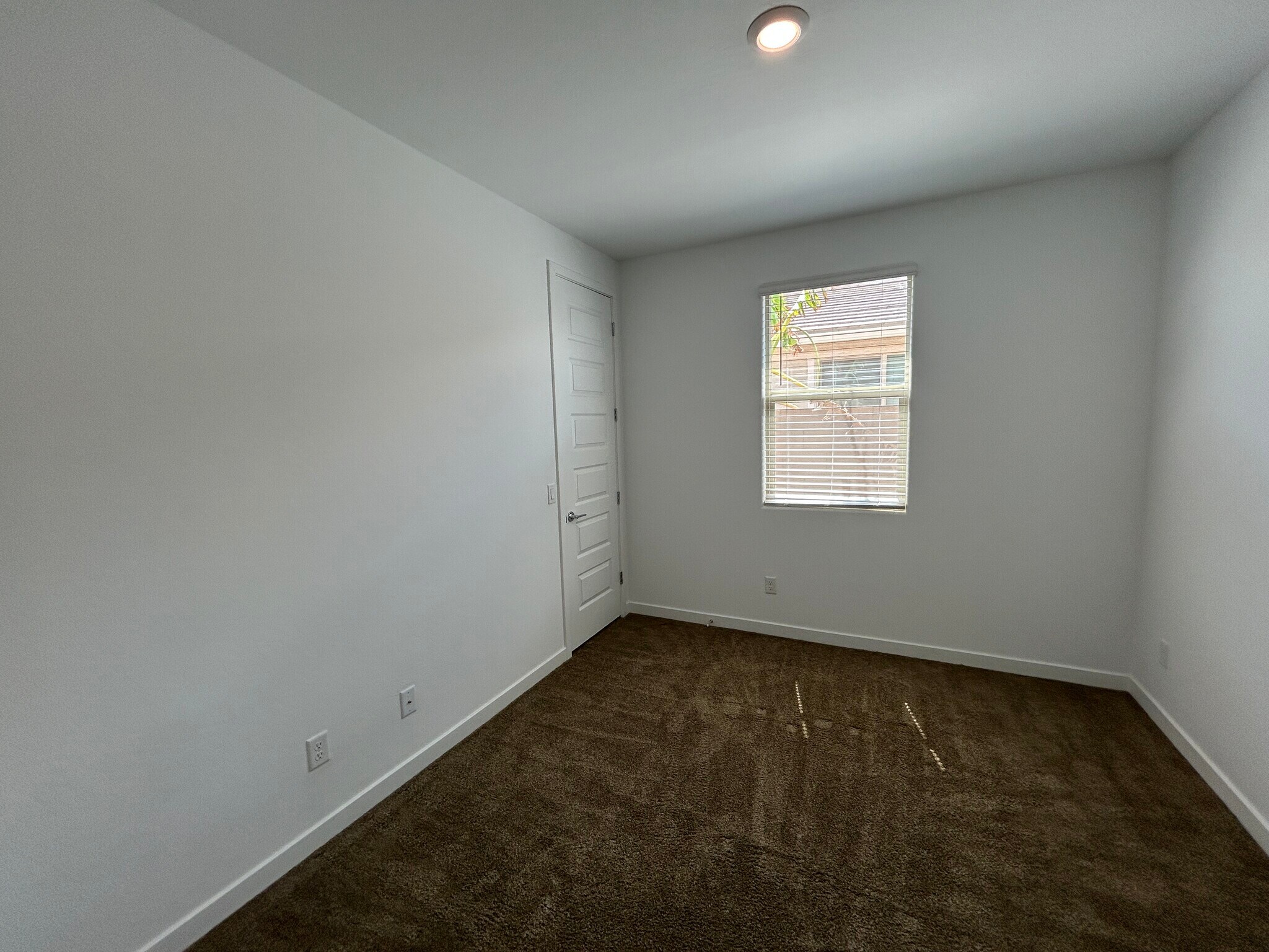 Building Photo - 2241 E Meadowview Ct