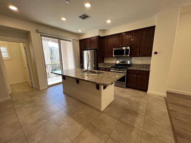 Building Photo - Spacious 2 Bedroom Townhome in San Jose
