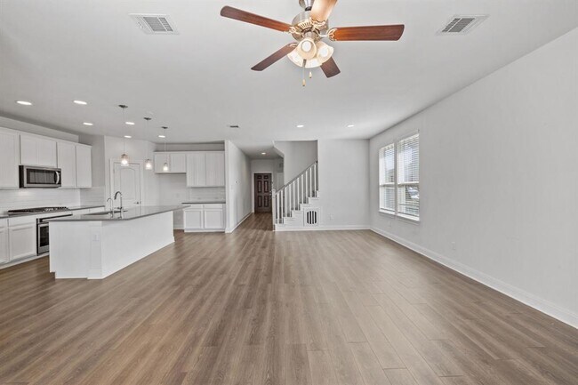 Building Photo - 138 Fern Dr