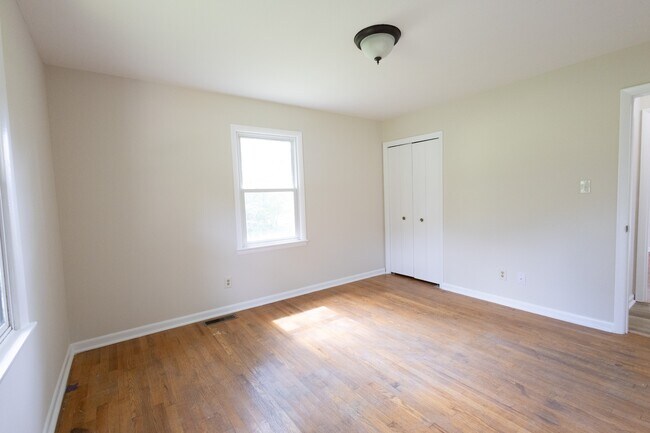 Building Photo - 815 Mount Olivet Girkin Rd