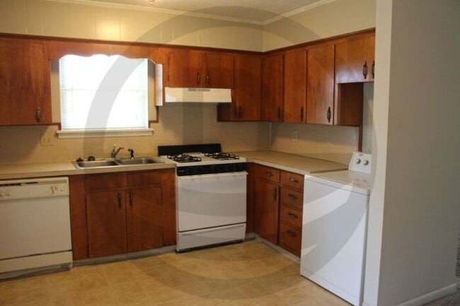 Building Photo - 1111 W Scenic Dr