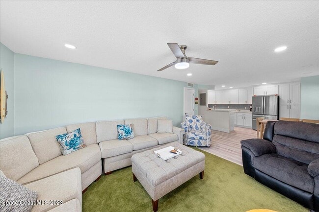 Building Photo - 7801 Ridgewood Ave