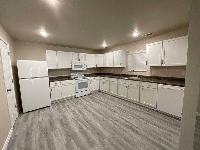 Building Photo - 1224 Nora Ln