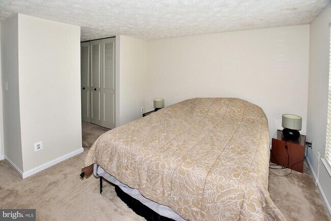 Building Photo - 11912 Fieldthorn Ct