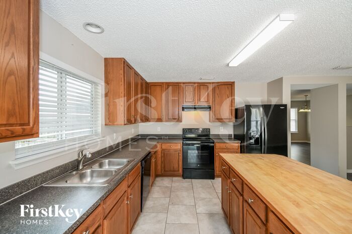 Building Photo - 11293 Martin Lakes Dr N