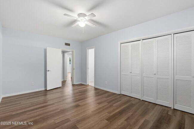 Building Photo - 6167 Fordham Cir E