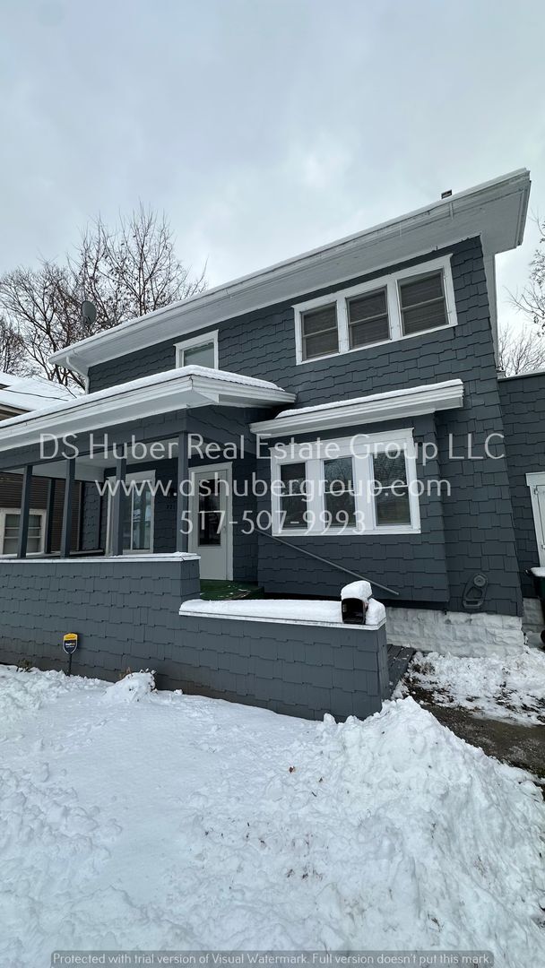 Building Photo - 921 W Oakland-