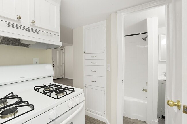 Building Photo - City Park - 1 Bedroom / 1 Bath - Washer & ...