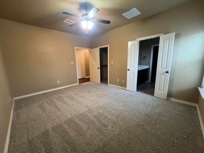 Building Photo - 10509 Quinton Ave