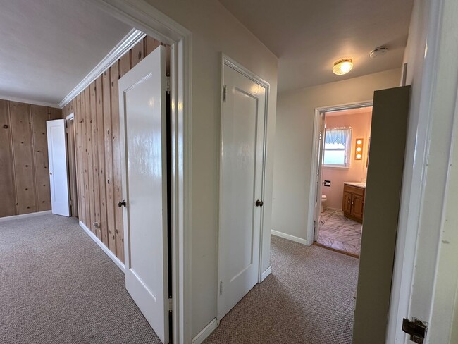 Building Photo - Spacious Two Bedroom Home In North Salinas