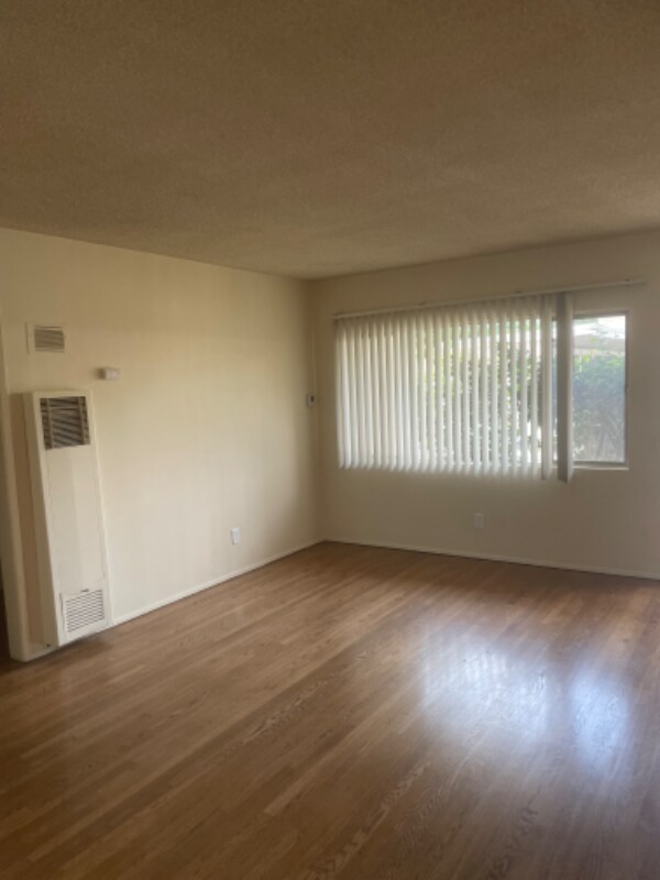 Building Photo - 918 W Huntington Dr