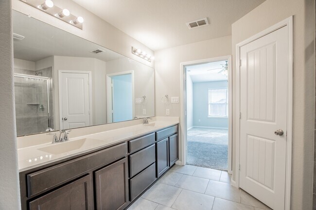 Building Photo - 1407 Wheatland Terrace Ln