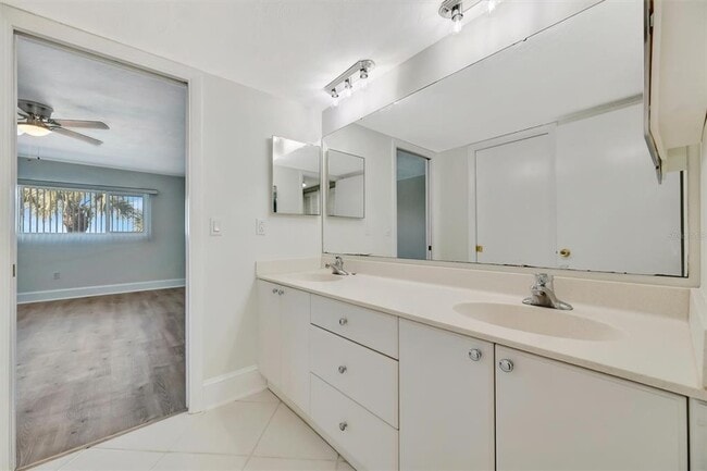 Building Photo - 9604 Cortez Rd W