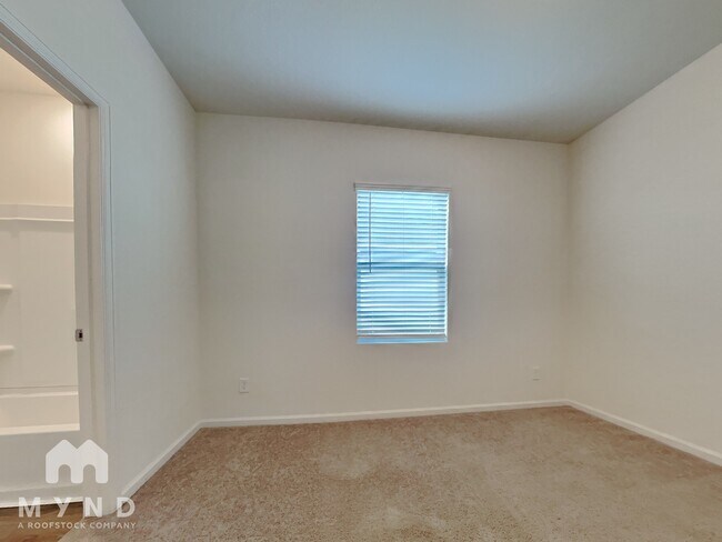 Building Photo - 1004 Water Oak Ln
