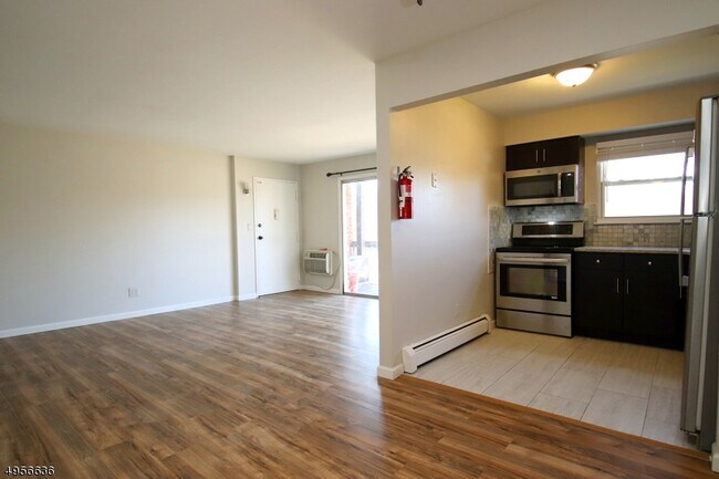 Building Photo - 515 Andria Ave