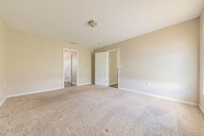 Building Photo - 541 Drayton Rd