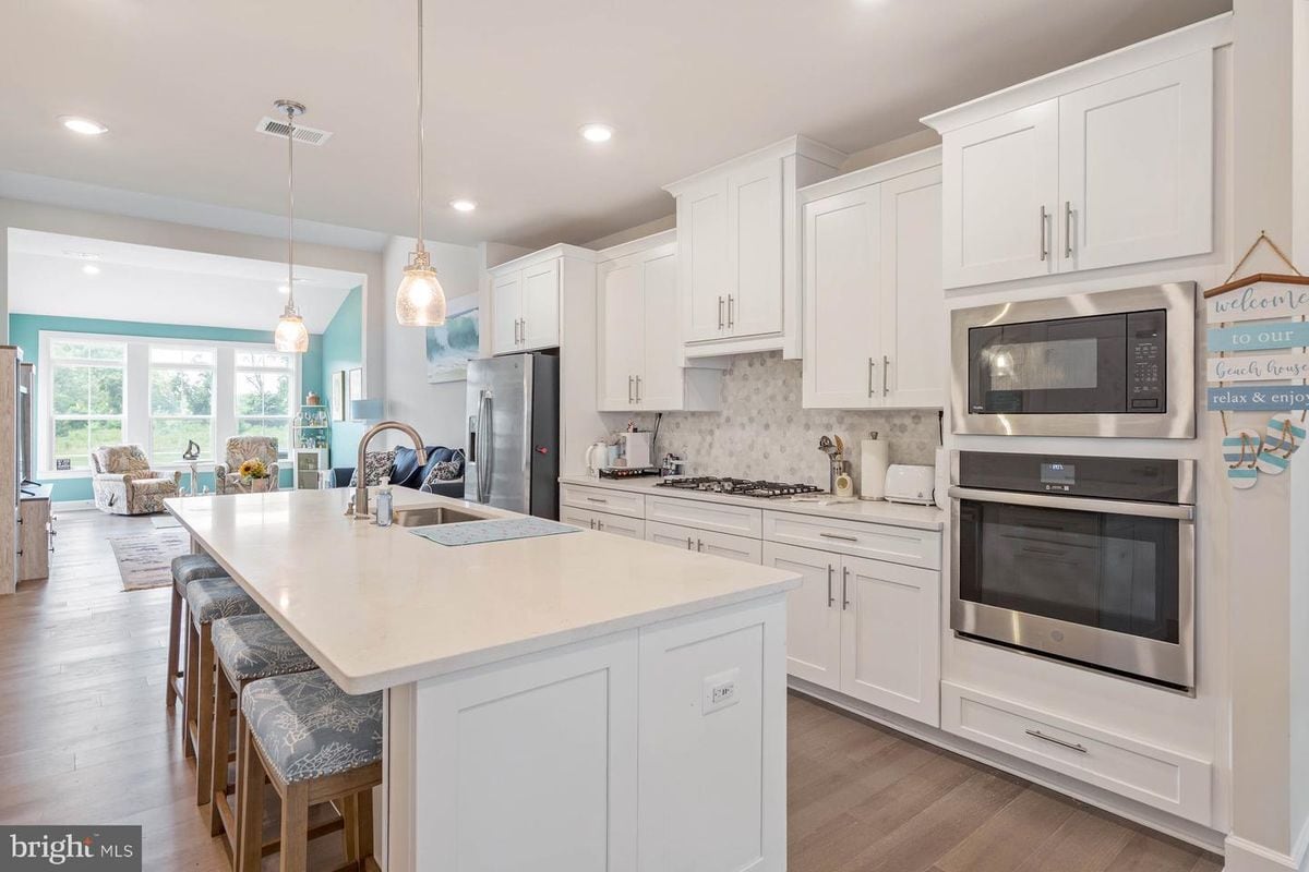 Building Photo - 33789 Freeport Dr