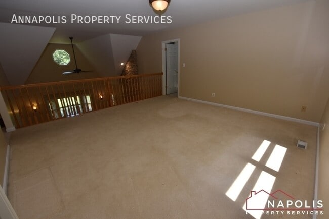 Building Photo - 1069 Carriage Hill Pkwy