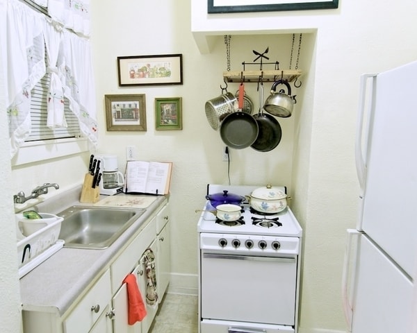All have full Kitchens, Stove Fridge - The Lindsay Furnished Apartments