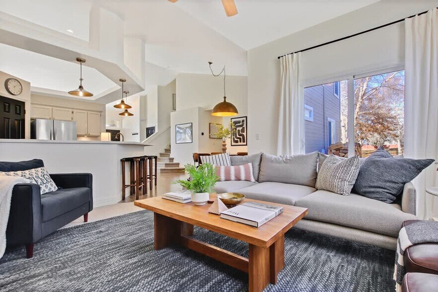 Building Photo - 14498 W Sedona Dr