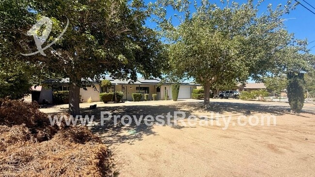 Building Photo - 18370 Danbury Ave