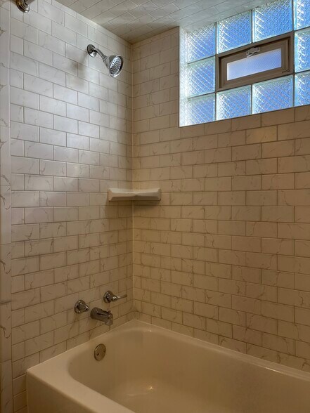 Building Photo - 2159 S Mound St