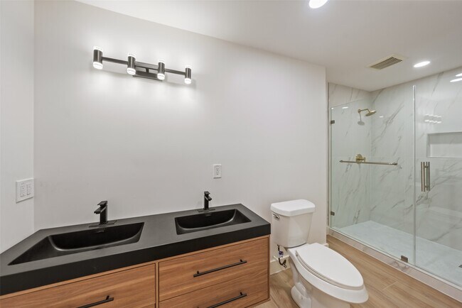 Building Photo - 9323 Portal Dr