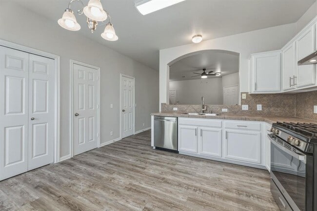 Building Photo - 10608 Plains Trail