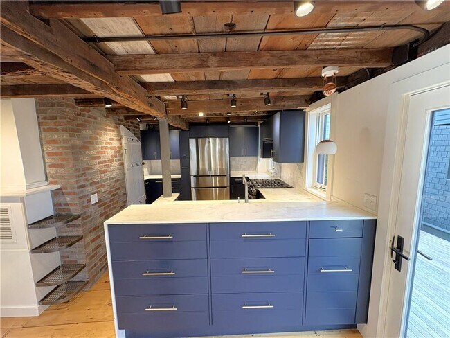 Building Photo - 24 Houston Ave