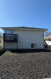 Building Photo - 4 Bedroom Duplex