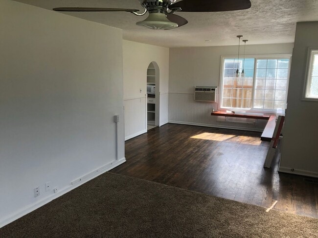 Building Photo - Charming 3 Bed/1 Bath Home in Downtown New...