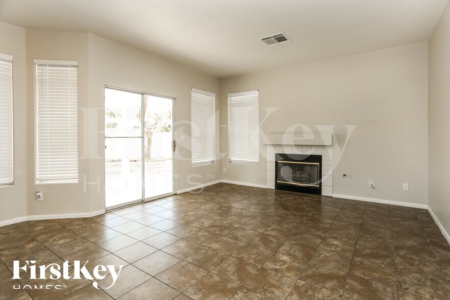 Building Photo - 4405 Vogue St