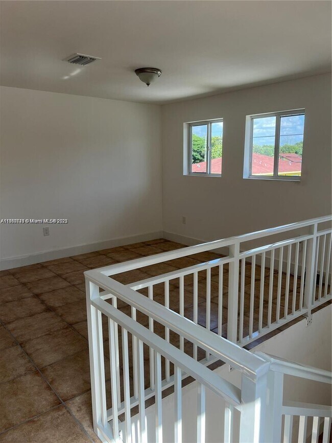 Building Photo - 3076 NW 45th St