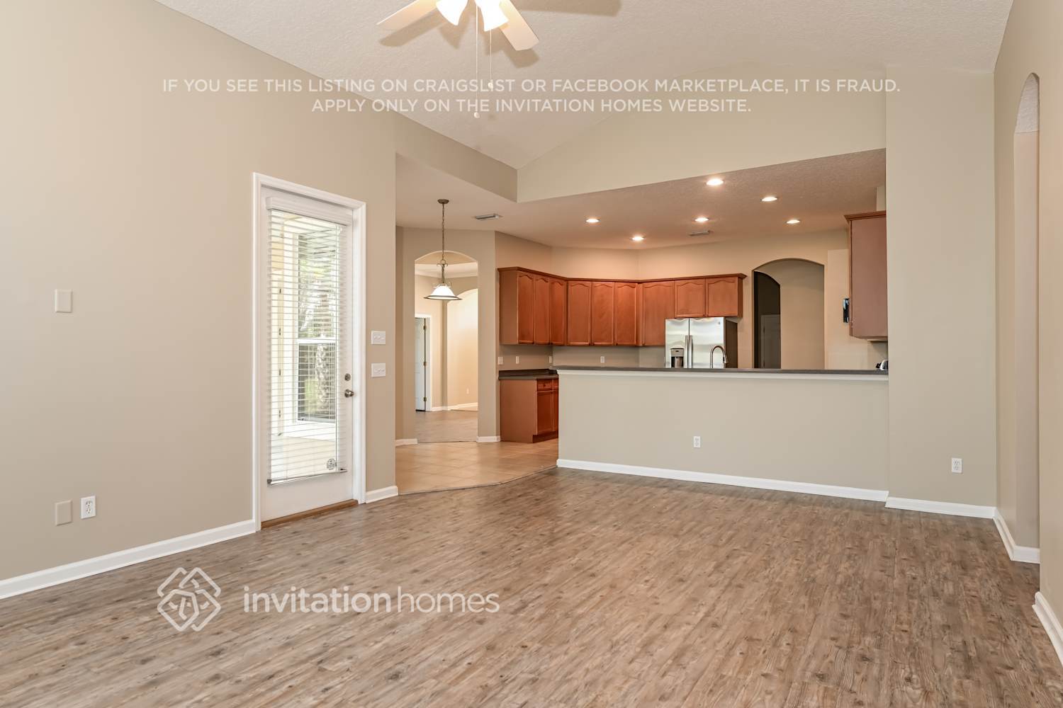 Building Photo - 2512 W Caparina Dr