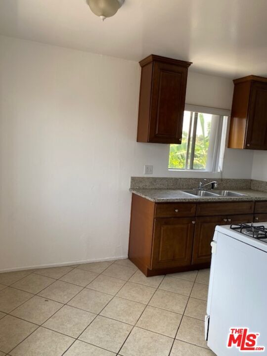 Building Photo - 5426 Blackwelder St