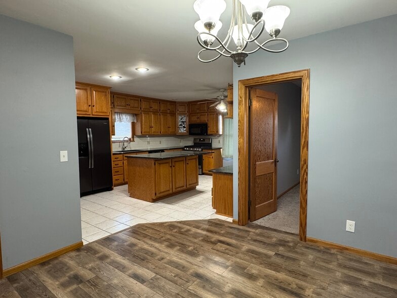 Building Photo - 1020 Brown St