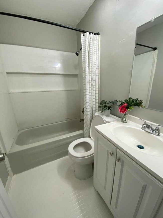 Building Photo - 1508 Dunns Ln