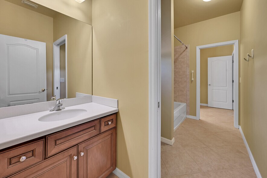 Building Photo - 12960 Seaside Key Ct