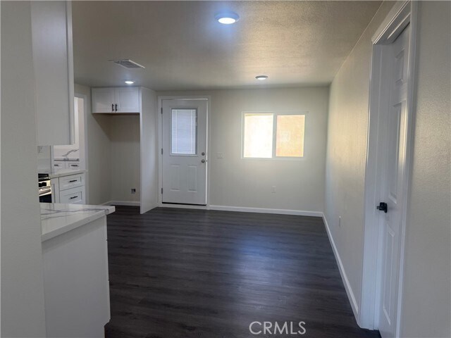 Building Photo - 10337 Mull Ave