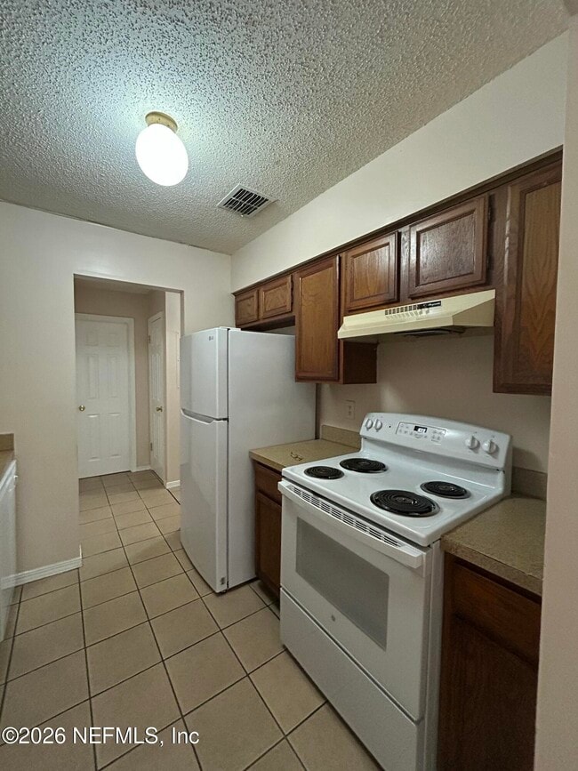 Building Photo - 470 Crabapple Ct