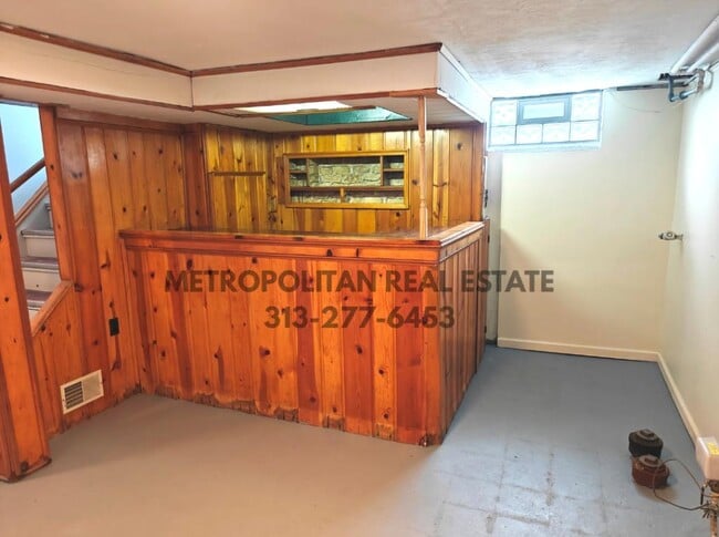 Building Photo - 1409 Royal Ave